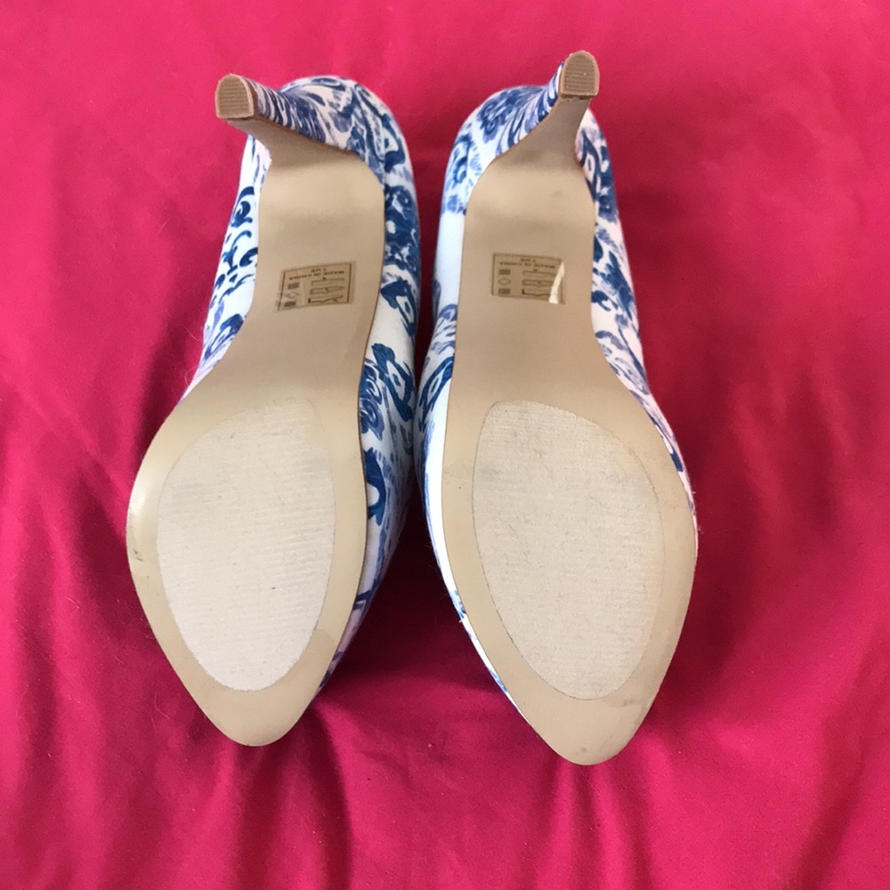 Closed toe platform heels - Picture 4 of 8